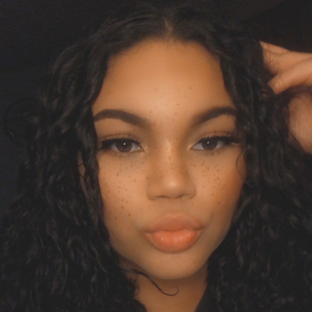 Meet your Posher, Lydia